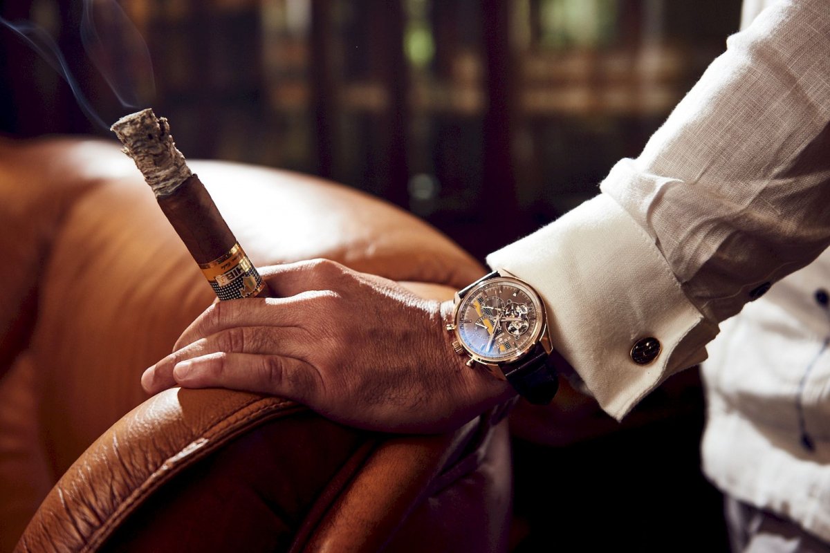 dong-ho-zenith-El-Primero-Legend-of-Cohiba 1